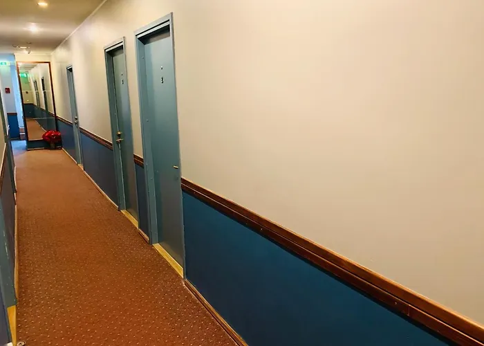 Paldiski Hotel Hostel *